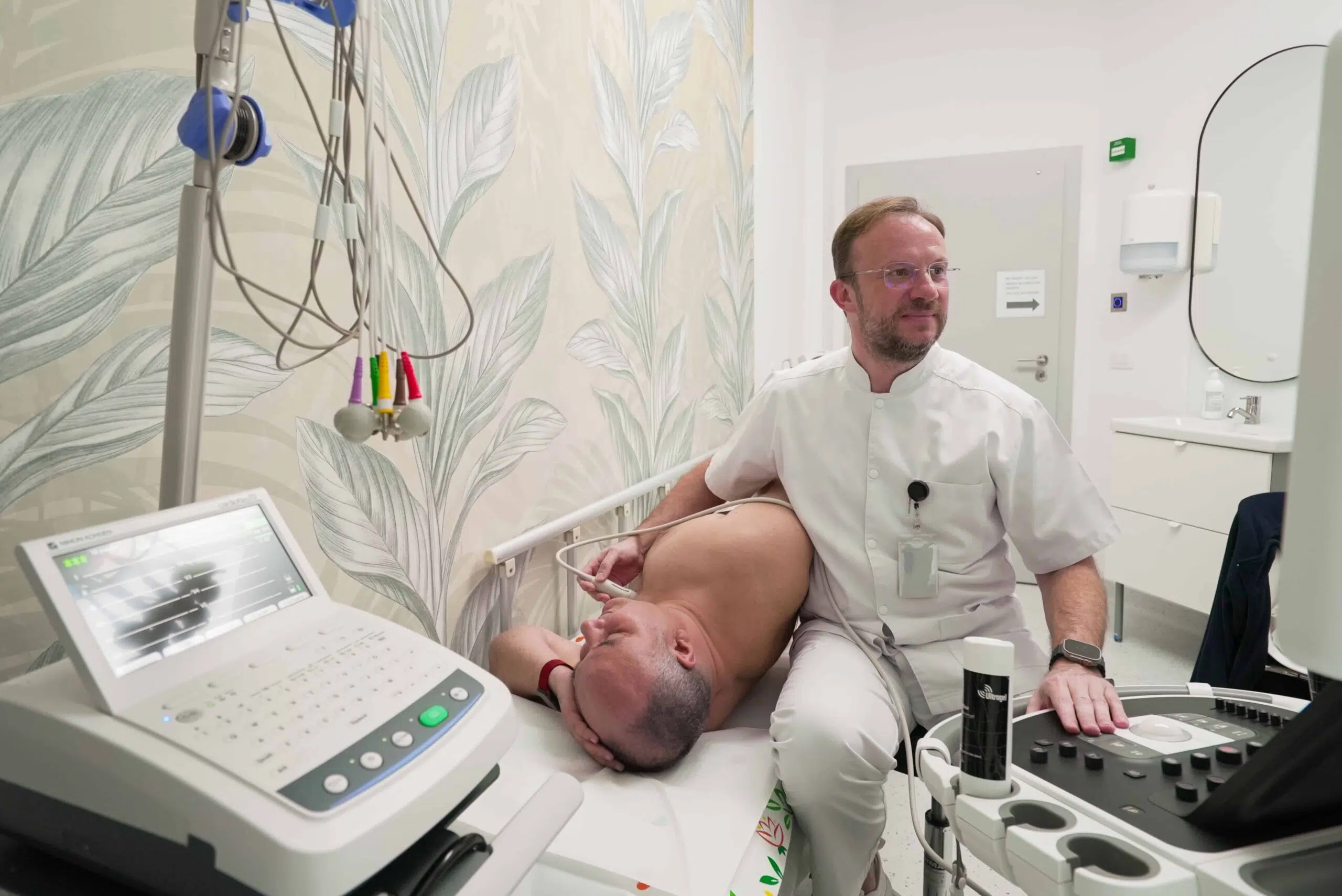Laringita cronică - cauze, simptome și opțiuni de tratament eficiente 4 - PrimaClinic.ro Diagnosticarea laringitei cronice